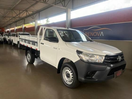 TOYOTA HILUX 2.8 D-4D TURBO DIESEL CS 4X4 MANUAL